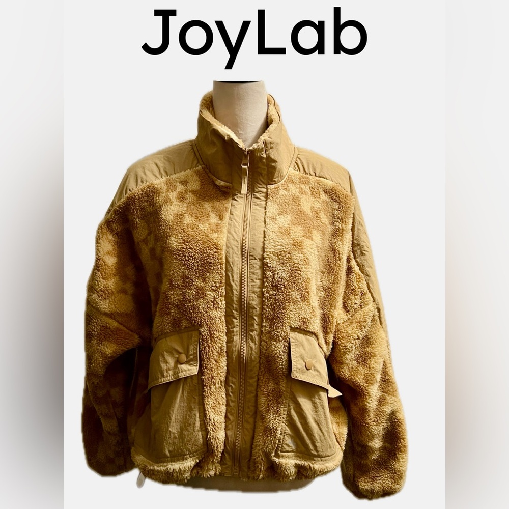 KT JoyLab Women’s Printed High Pile Fleece Jacket Size M.